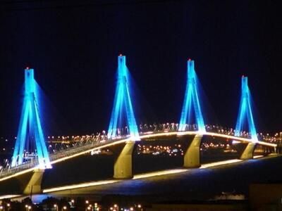 Το Δημοτικό Θέατρο, τα συντριβάνια της π...