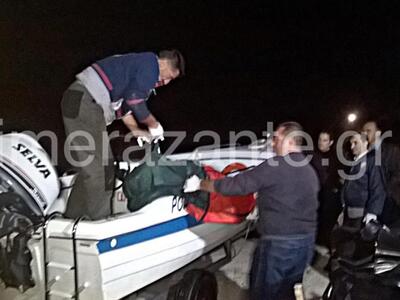 ΩΡΑ: 18.00 Η ψαρόβαρκα φτάνει στο λιμάνα...