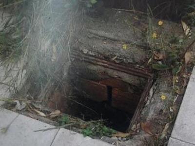 Επεσε σε φρεάτιο όπου υποχώρησε το καπάκι
