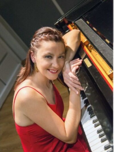 Η πιανίστα Έλενα Χριστοδούλου.