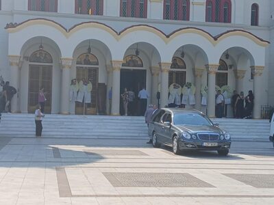 ΔΕΙΤΕ ΦΩΤΟ: Θρήνος στην κηδεία του ποδηλάτη! Τον παρέσυρε όχημα