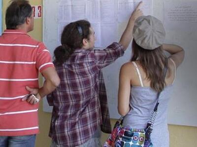 Ανεβαίνουν νομικές και αστυνομικές Σχολέ...