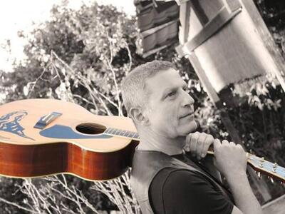 Ακούστε το νέο τραγούδι του Ανδρέα Διονυσόπουλου