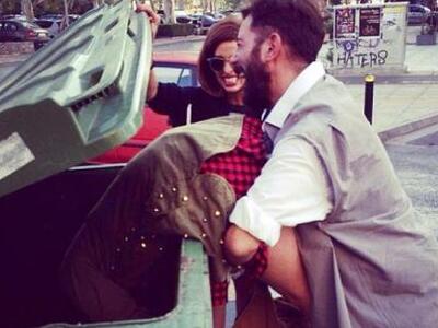 Τι ψάχνει στον κάδο η συνεργάτιδα της Ελ...