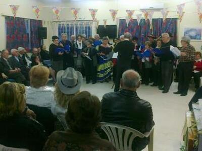 Πάτρα: Ξεφάντωσαν καρναβαλικά τα μέλη τω...