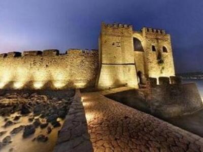 Φωτίζεται ξανά το Κάστρο της Μεθώνης 