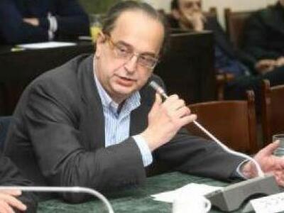 Παπαγιαβής:  Ομιλώ όρθιος σε ένδειξη διαμαρτυρίας