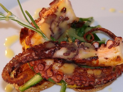 Συνταγή για ψητό χταπόδι με πατάτες, φασ...