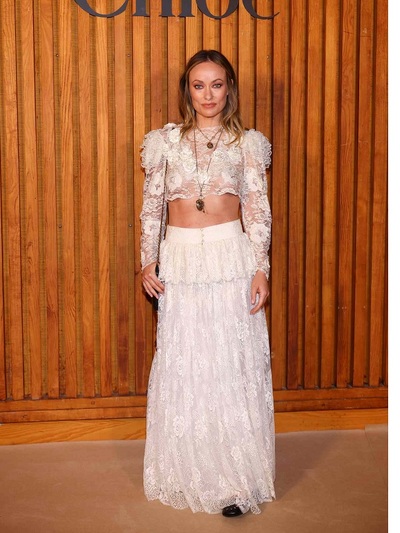 Η Ολίβια Γουάιλντ στην Paris Fashion Week 