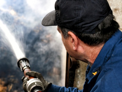  Αχαΐα: Φωτιά σε δασική έκταση στο Καλούσι 