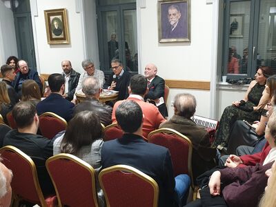 Άποψη της αίθουσας