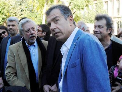 Στ. Θεοδωράκης: Ολομέτωπη επίθεση στον Σ...