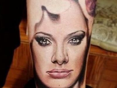 Ποιος" χτύπησε" τατουάζ με τη ...