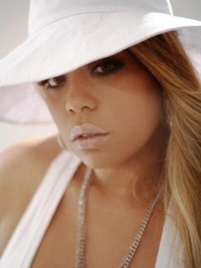 Η Έλενα Αρμάο