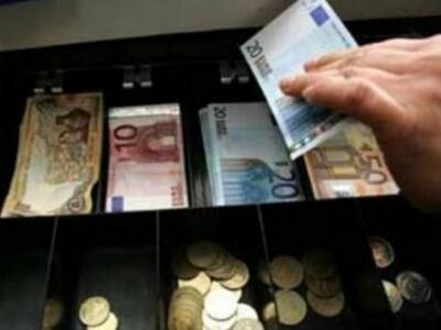 Πάτρα: Προσπάθησαν να αρπάξουν χρήματα α...