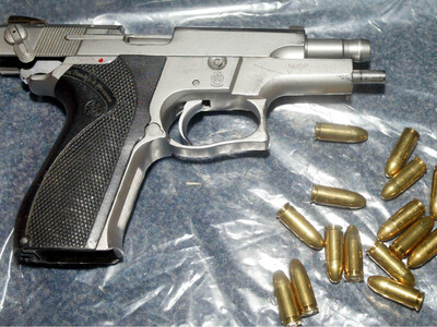 5χρονο παιδί οπλοφορούσε!