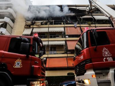 Μεγάλη φωτιά σε διαμέρισμα - Απεγκλωβισμ...