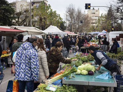 Το καλάθι αδειάζει: Πώς οι τιμές στις λα...