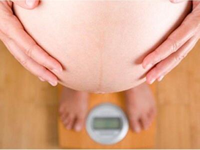 Πόσα κιλά επιτρέπεται να πάρει μία γυναί...