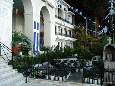 "Παναγία Τρυπητή: Η Αρχόντισσα του ...
