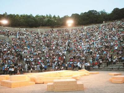 Μειωμένες τιμές για τις «Εκκλησιάζουσες»...