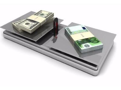 Υποχωρεί κι άλλο το ευρώ έναντι του δολαρίου