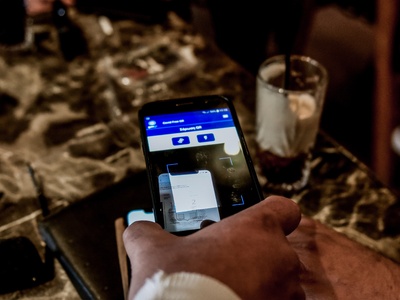 Πώς θα μπαίνουμε σε καφέ και εστιατόρια ...