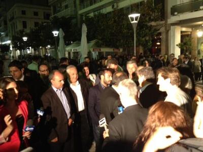 Συγκρατημένη αισιοδοξία και χαμόγελα στο...