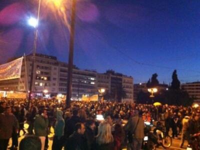 Πέτρες και περιορισμένη χρήση χημικών στο Σύνταγμα
