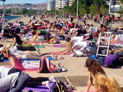 «Open Yoga Day»: Δείτε τους να κάνουν γι...
