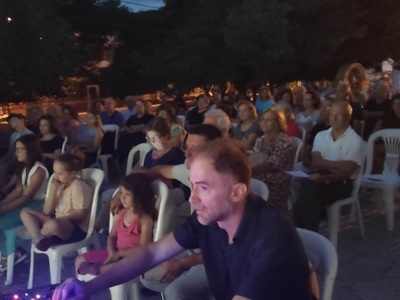 Άγιος Βασίλειος, Πάτρα. Διακρίνεται ο σκ...