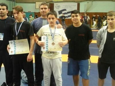 Ελευθέρα πάλη: Δύο μετάλλια στους τελικο...