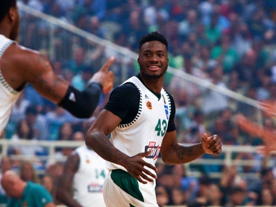 Στους Μπακς και ο Θανάσης Αντετοκούνμπο 