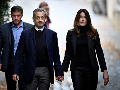 Νικολά Σαρκοζί: Σήμερα οδηγείται στη φυλ...