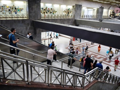 Συναγερμός στο μετρό εξαιτίας ύποπτης βαλίτσας 