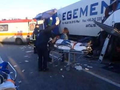 Σοκαριστικά πλάνα από το τροχαίο δυστύχη...