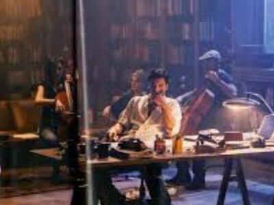 O Παπακαλιάτης γράφει σε διαφήμιση και κ...