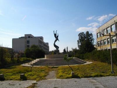 Στη Βουλή οι συμβάσεις εργασίας μεταπτυχ...