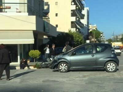 Πάτρα: Σύγκρουση Ι.Χ. με δίκυκλο στην Αγυιά 