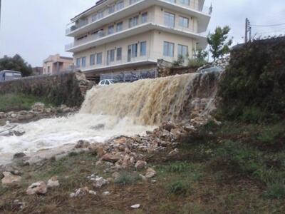 Τις πληγές τους μετρούν σήμερα Κεφαλονιά...