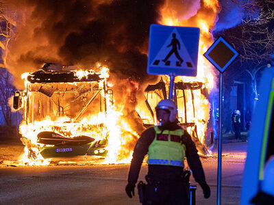 Σουηδία: Άγρια επεισόδια μετά από διαδήλ...