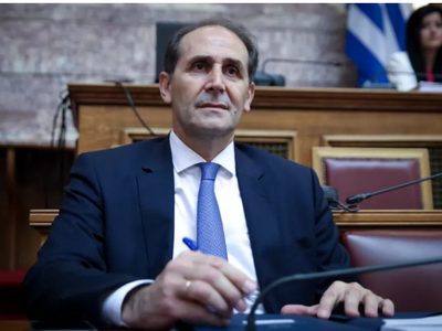 Απ. Βεσυρόπουλος: Διασώστης εκτός υπηρεσ...