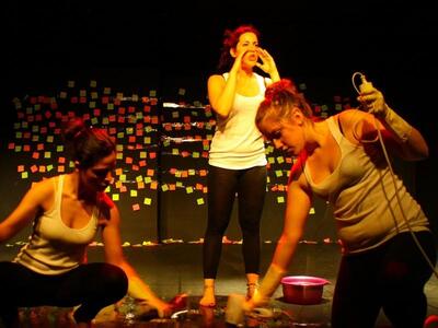 Η παράσταση «HOME ALONE 0.5 – in progres...