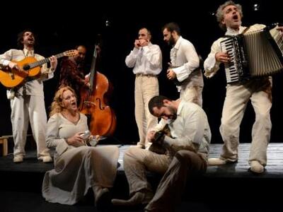 Ο Πλούτος του Αριστοφάνη, μια.... σύγχρο...