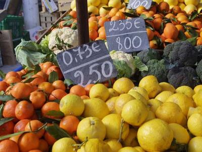 Αγρίνιο: Διανομή μανταρινιών και ακτινιδ...