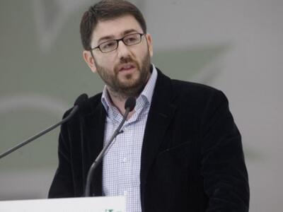 Θέμα ηγεσίας, εμμέσως πλην σαφώς, θέτει ...