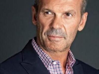 Δείτε τον Πέτρο Κωστόπουλο σε βραδινή το...