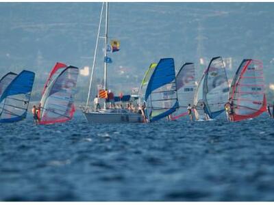Πάτρα: Μαθήματα σέρφινγκ απο τον Ιστιοπλ...