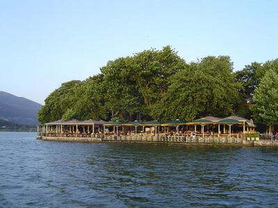 "Φυτεύουν" ξενοδοχεία στη λίμν...