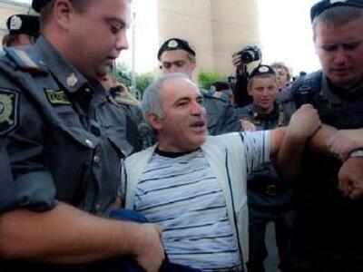 Χαμός στη Μόσχα: Μετά την ετυμηγορία για...